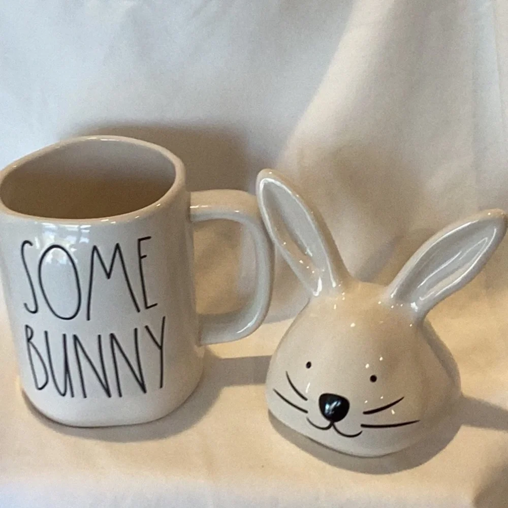 EUC - Rae Dunn SOME BUNNY LOVES YOU mug with bunny head topper